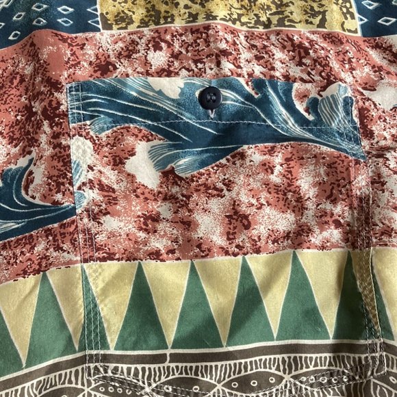 SOLD On EB-AY Vintage 100% Silk Geometric Earth Tone Button Down Shirt Unisex - Picture 8 of 10